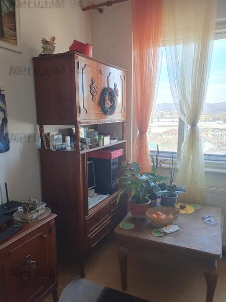 Apartament cu 3 camere de vanzare in Campina