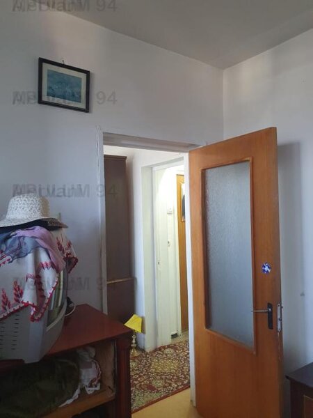 Apartament cu 3 camere de vanzare in Campina