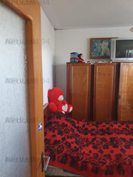 Apartament cu 3 camere de vanzare in Campina